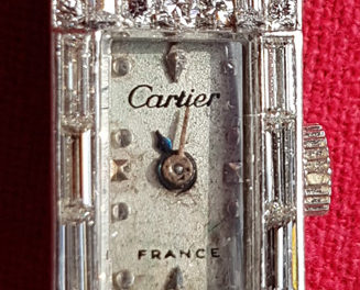 Cartier art deco Platinum wristwatch with 164 diamonds
